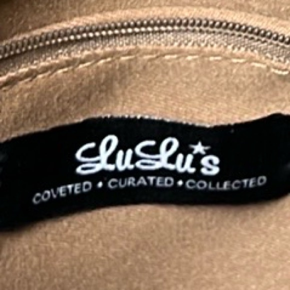 LuLu’s, Coveted, Curated, Collected, One Inside Pocket, Snap CloseCross Body Bag - Picture 5 of 9
